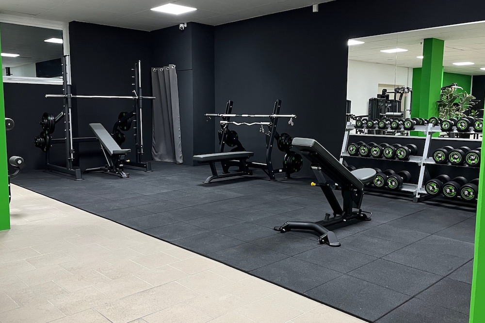 fitplus_Fitnessstudio Kaufering Freihanteltraining_1